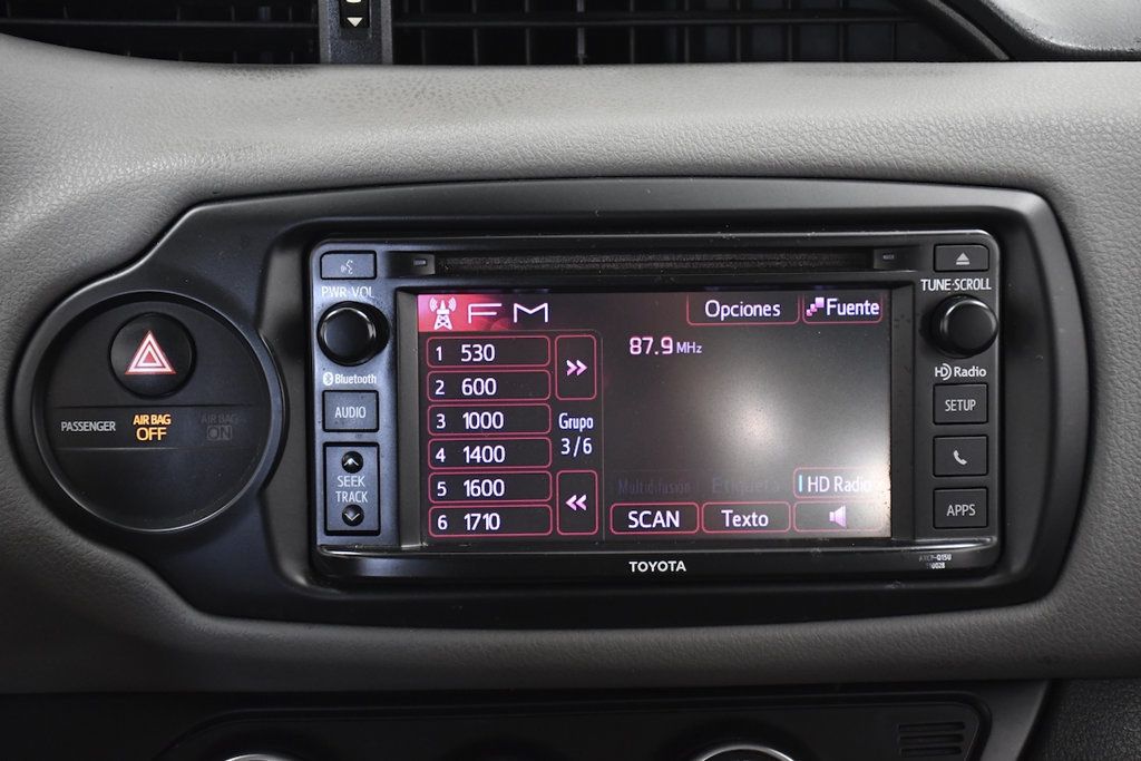 2017 Toyota Yaris 3-Door L Automatic - 23073596 - 25