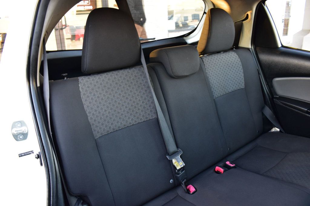 2017 Toyota Yaris 5-Door L Automatic - 22958503 - 23