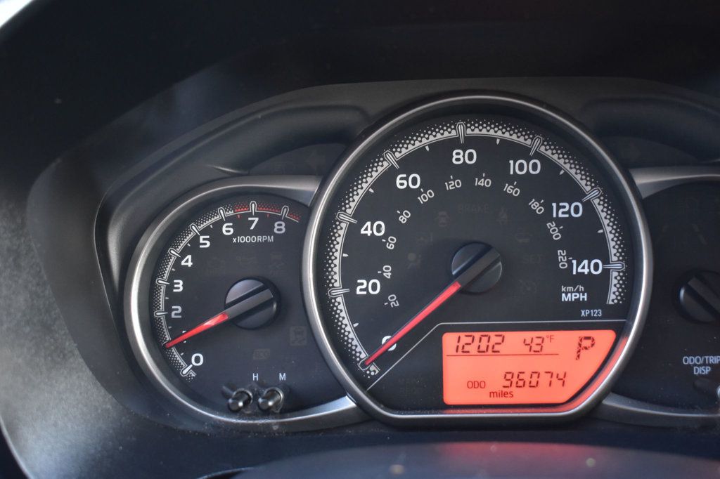 2017 Toyota Yaris 5-Door L Automatic - 22958503 - 28