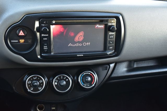 2017 Toyota Yaris 5-Door L Automatic - 22958503 - 29