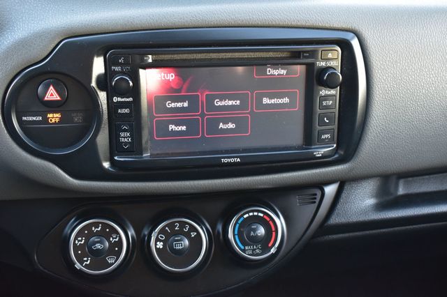 2017 Toyota Yaris 5-Door L Automatic - 22958503 - 31