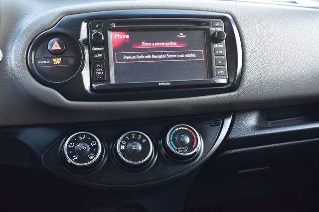 2017 Toyota Yaris 5-Door L Automatic - 22958503 - 33