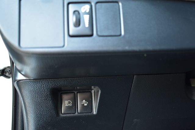 2017 Toyota Yaris 5-Door L Automatic - 22958503 - 36