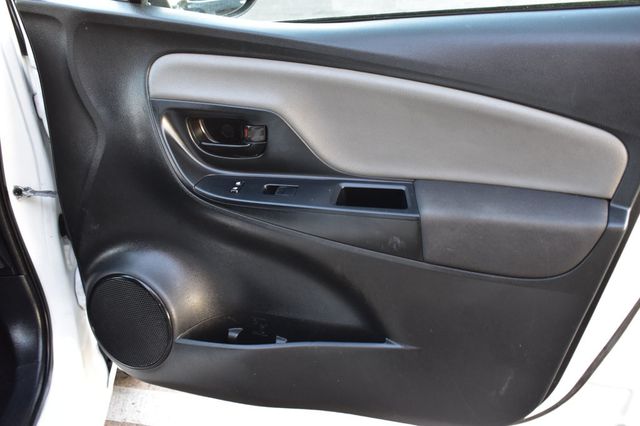 2017 Toyota Yaris 5-Door L Automatic - 22958503 - 38