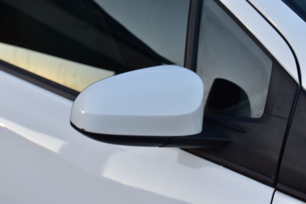 2017 Toyota Yaris 5-Door L Automatic - 22958503 - 43