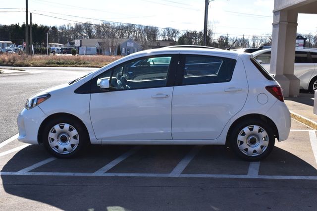 2017 Toyota Yaris 5-Door L Automatic - 22958503 - 4