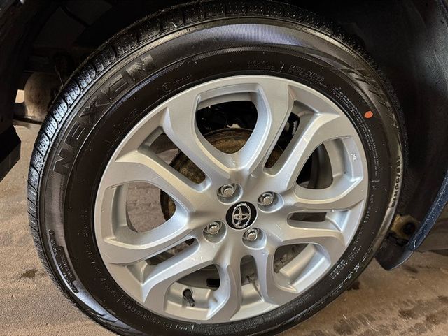 2017 Toyota Yaris iA 6A - 22991976 - 10