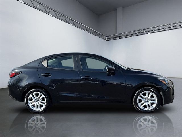 2017 Toyota Yaris iA 6A - 22991976 - 2