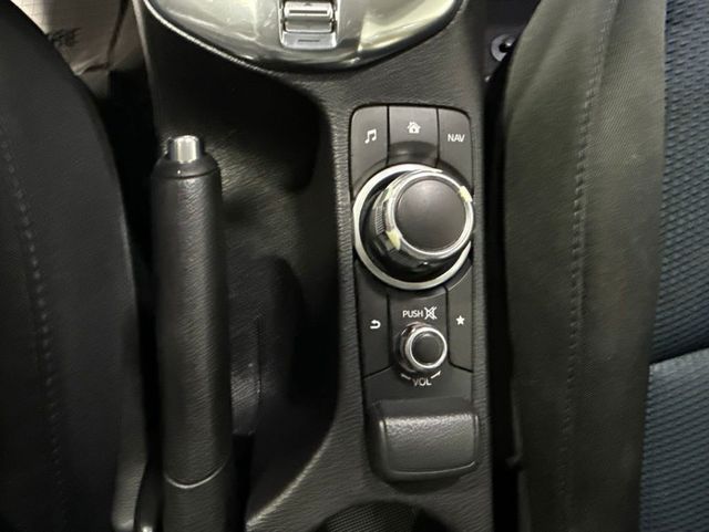 2017 Toyota Yaris iA Base - 23021285 - 17