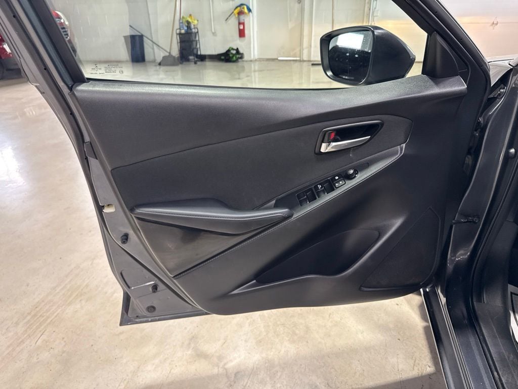 2017 Toyota Yaris iA Base - 23021285 - 21