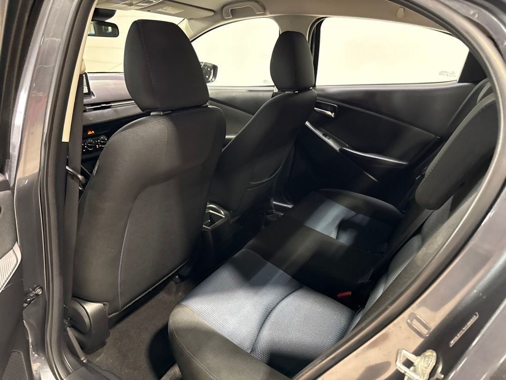 2017 Toyota Yaris iA Base - 23021285 - 25
