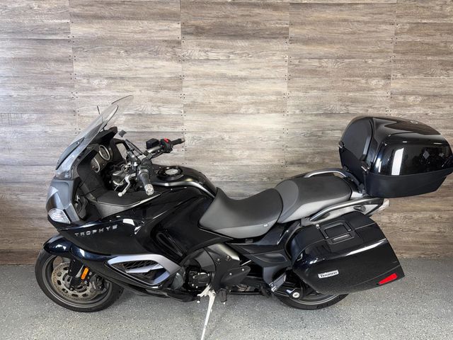 2017 Triumph Trophy SE SUPER CLEAN! - 22991996 - 10