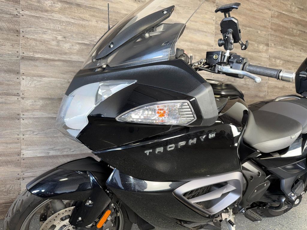 2017 Triumph Trophy SE SUPER CLEAN! - 22991996 - 13
