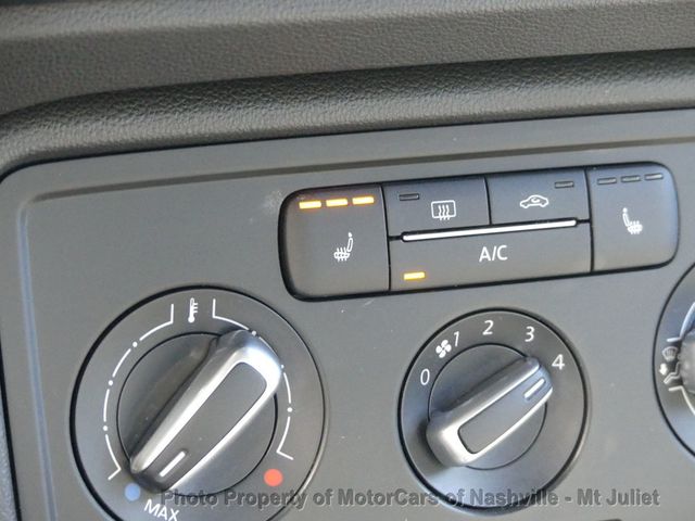 2017 Volkswagen Beetle 1.8T Classic Automatic - 22998576 - 31