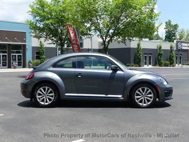 2017 Volkswagen Beetle 1.8T Classic Automatic - 22998576 - 6
