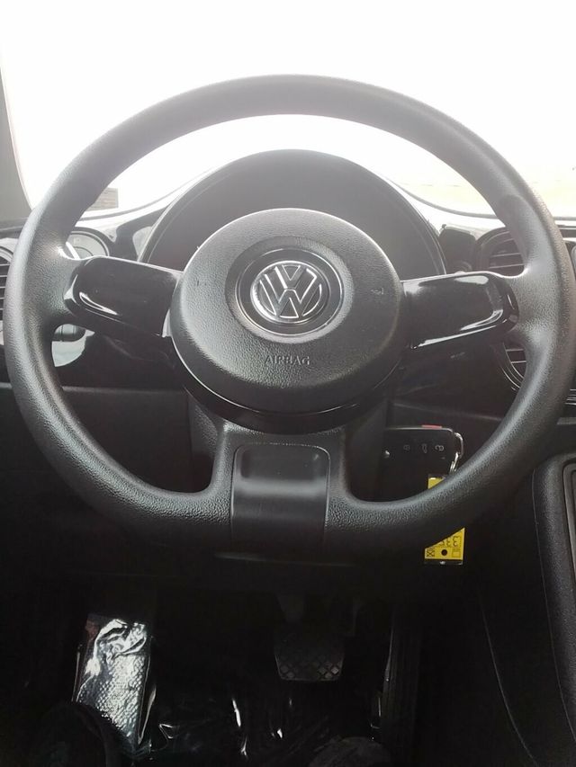 2017 Volkswagen Beetle 1.8T S Automatic - 22955089 - 11