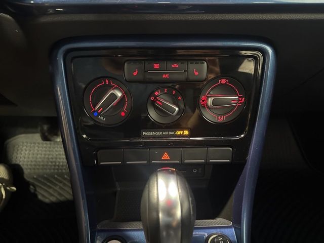 2017 Volkswagen Beetle 1.8T SE Automatic - 23036650 - 17