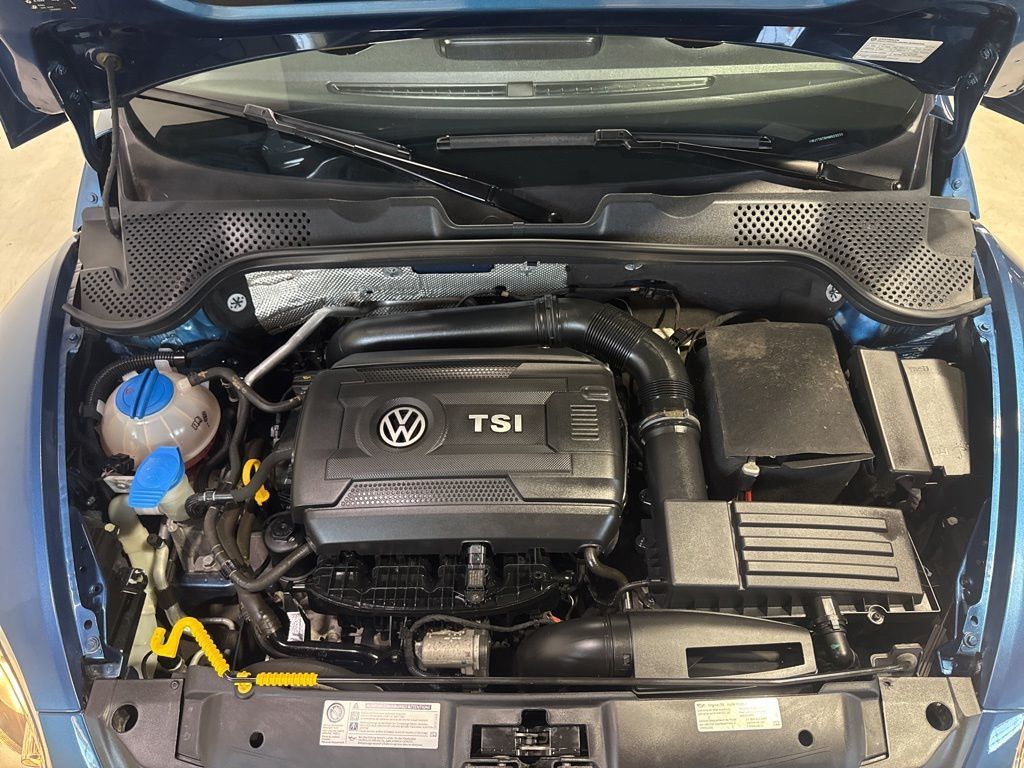 2017 Volkswagen Beetle 1.8T SE Automatic - 23036650 - 31