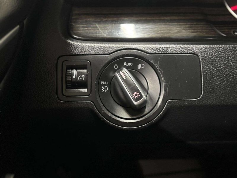 2017 Volkswagen CC 2.0T Sport DSG PZEV - 22984888 - 35