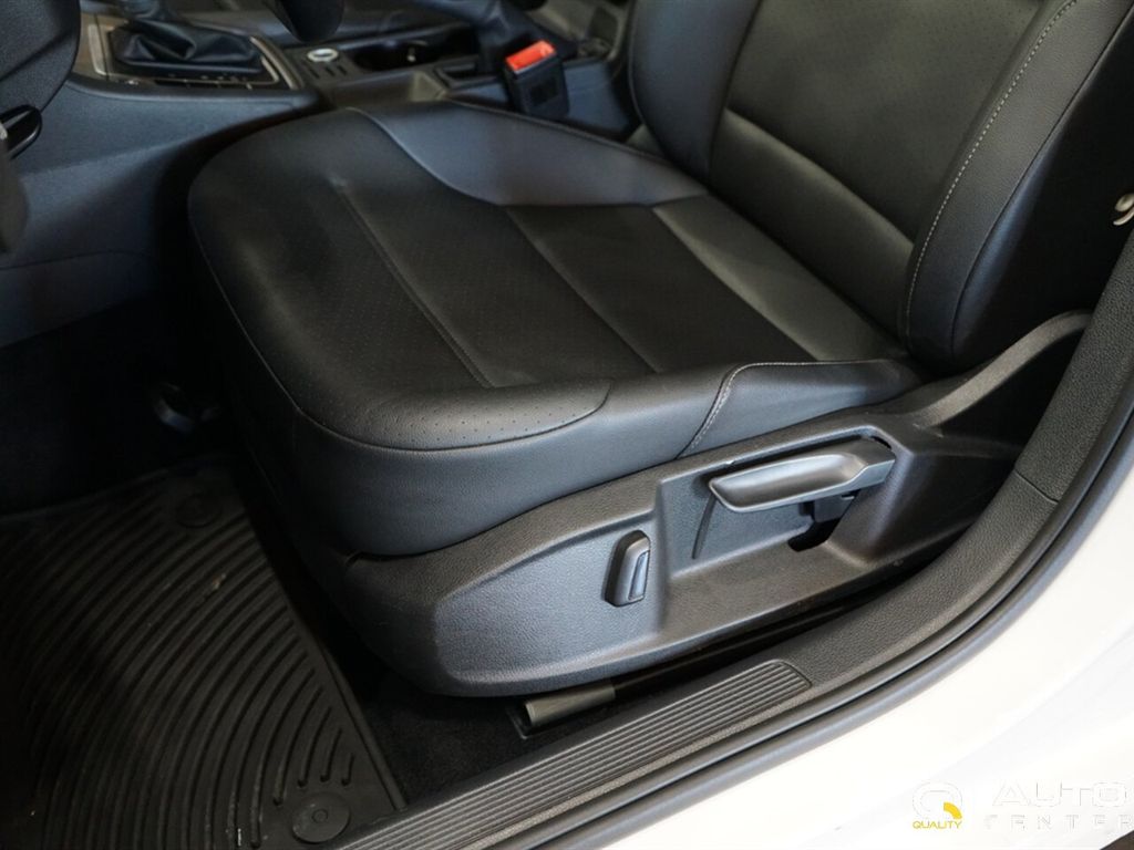 2017 Volkswagen Golf 1.8T 4-Door SE Automatic - 22974764 - 15