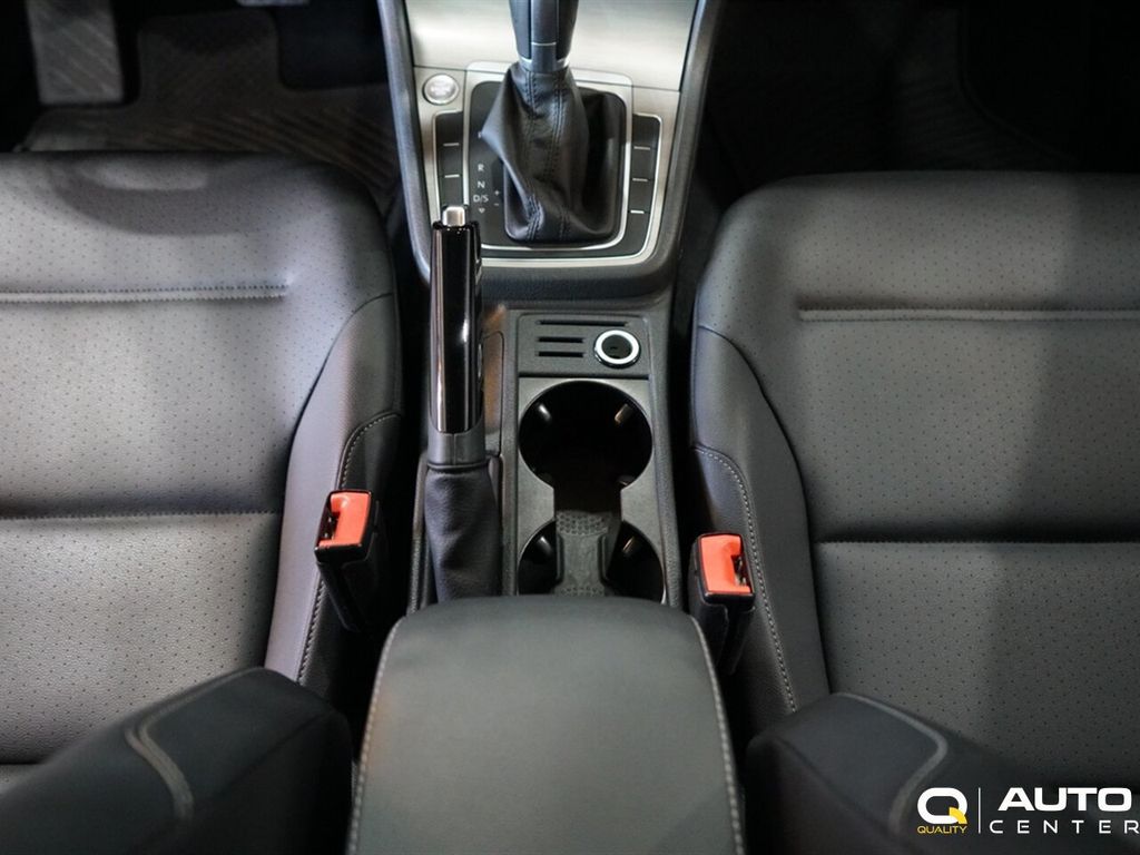 2017 Volkswagen Golf 1.8T 4-Door SE Automatic - 22974764 - 25