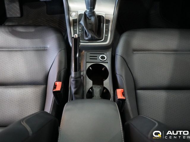 2017 Volkswagen Golf 1.8T 4-Door SE Automatic - 22974764 - 25