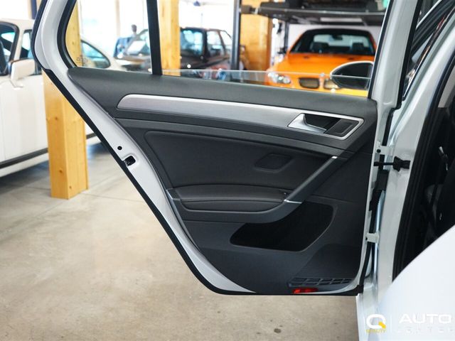 2017 Volkswagen Golf 1.8T 4-Door SE Automatic - 22974764 - 28