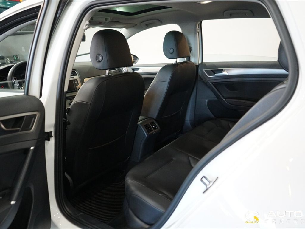 2017 Volkswagen Golf 1.8T 4-Door SE Automatic - 22974764 - 29