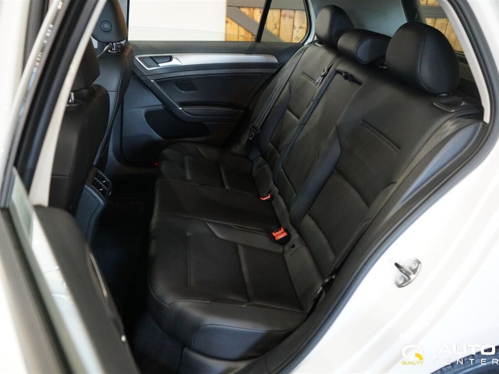 2017 Volkswagen Golf 1.8T 4-Door SE Automatic - 22974764 - 31
