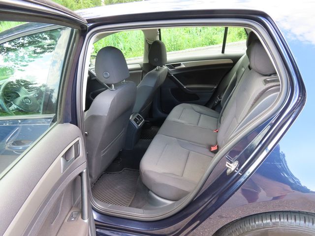 2017 Volkswagen Golf 1.8T 4-Door S Manual - 23041590 - 28