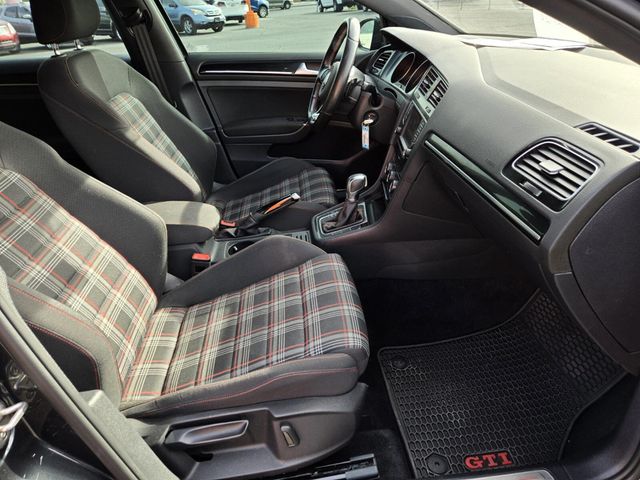 2017 Volkswagen Golf GTI 2.0T 4-Door Autobahn DSG - 22975833 - 11