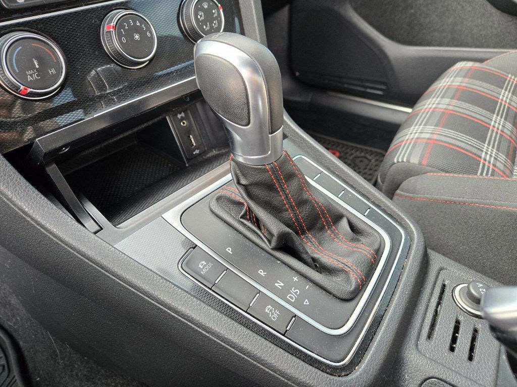 2017 Volkswagen Golf GTI 2.0T 4-Door Autobahn DSG - 22975833 - 19
