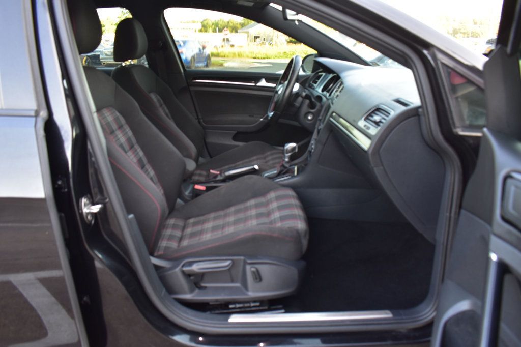 2017 Volkswagen Golf GTI 2.0T 4-Door Autobahn DSG - 23049260 - 16