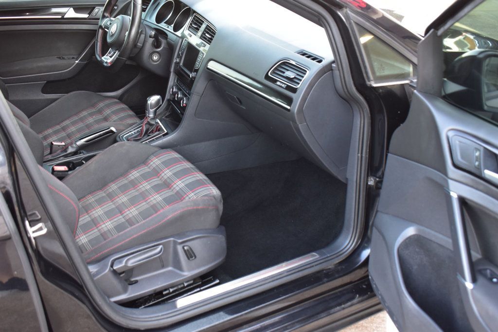 2017 Volkswagen Golf GTI 2.0T 4-Door Autobahn DSG - 23049260 - 18