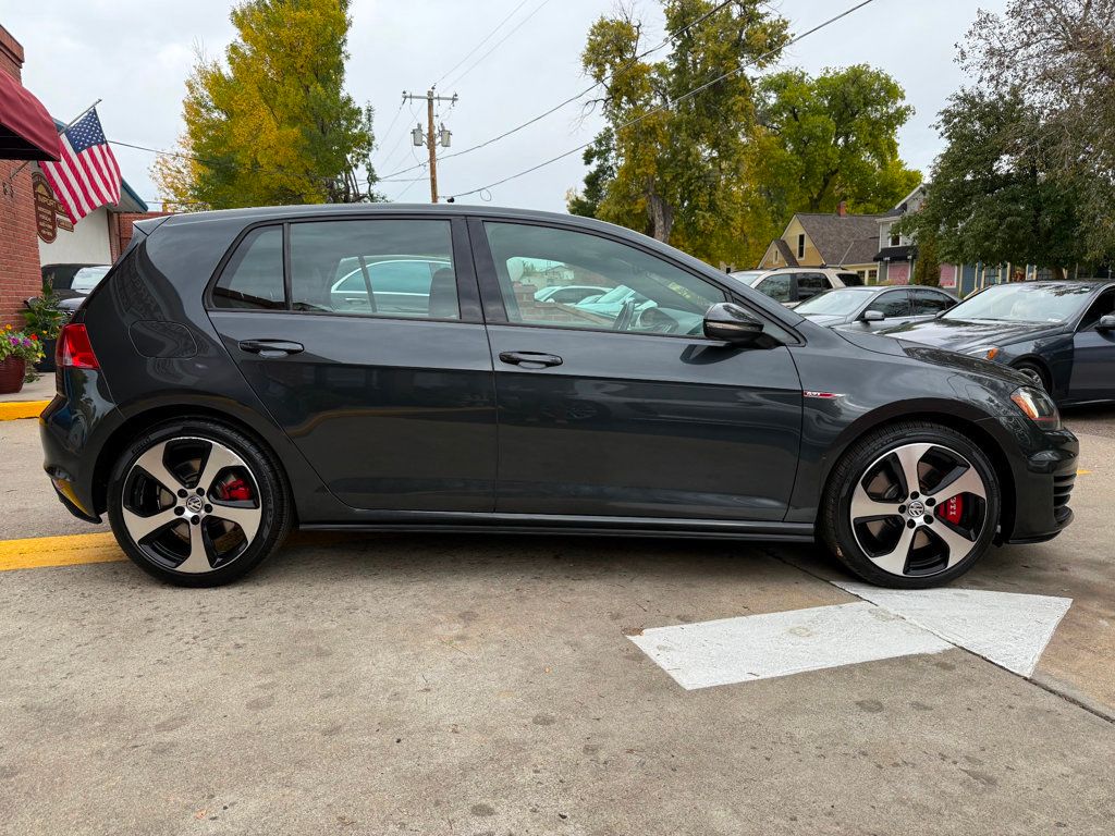 2017 Volkswagen Golf GTI photo 4