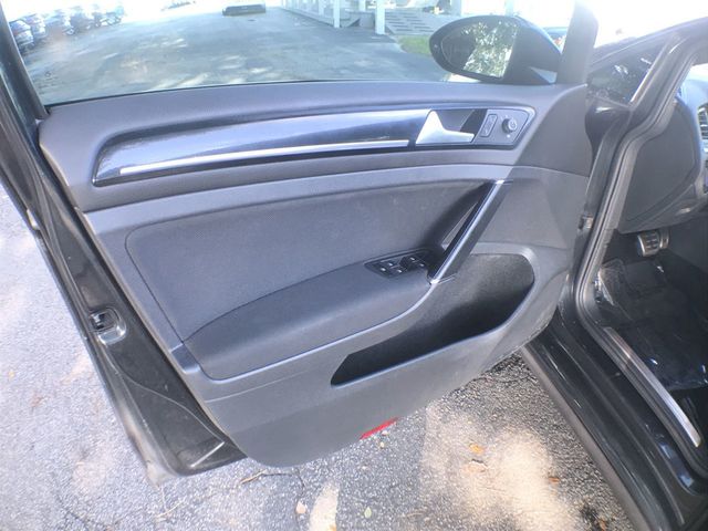 2017 Volkswagen Golf GTI 2.0T 4-Door Sport DSG - 22925525 - 11