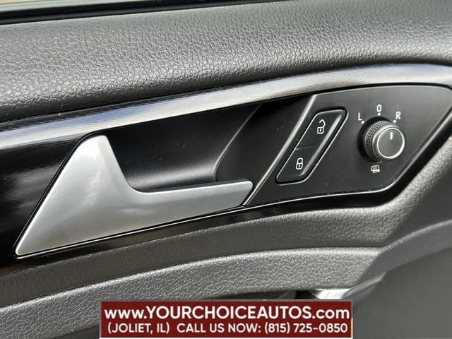 2017 Volkswagen Golf GTI 2.0T 4-Door Sport DSG - 22921984 - 9