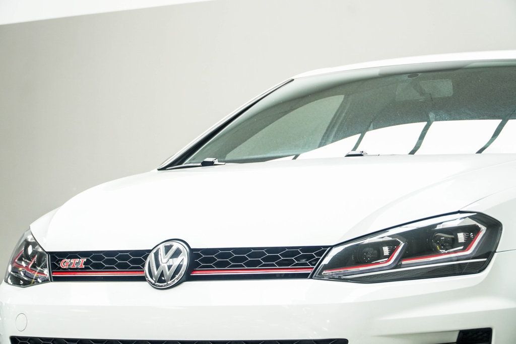 2017 Volkswagen Golf GTI Sport photo 2