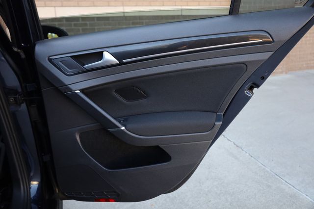 2017 Volkswagen Golf GTI 2.0T 4-Door Sport DSG - 23012665 - 21