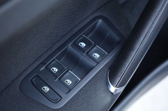 2017 Volkswagen Golf GTI 2.0T 4-Door Sport DSG - 23012665 - 37