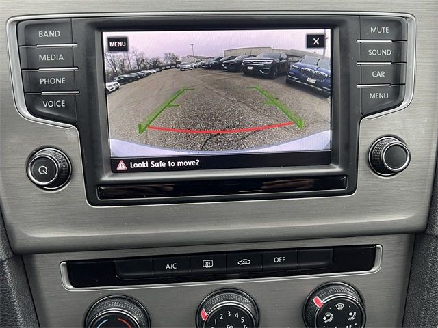 2017 Volkswagen Golf SportWagen 1.8T S Automatic - 22973827 - 25