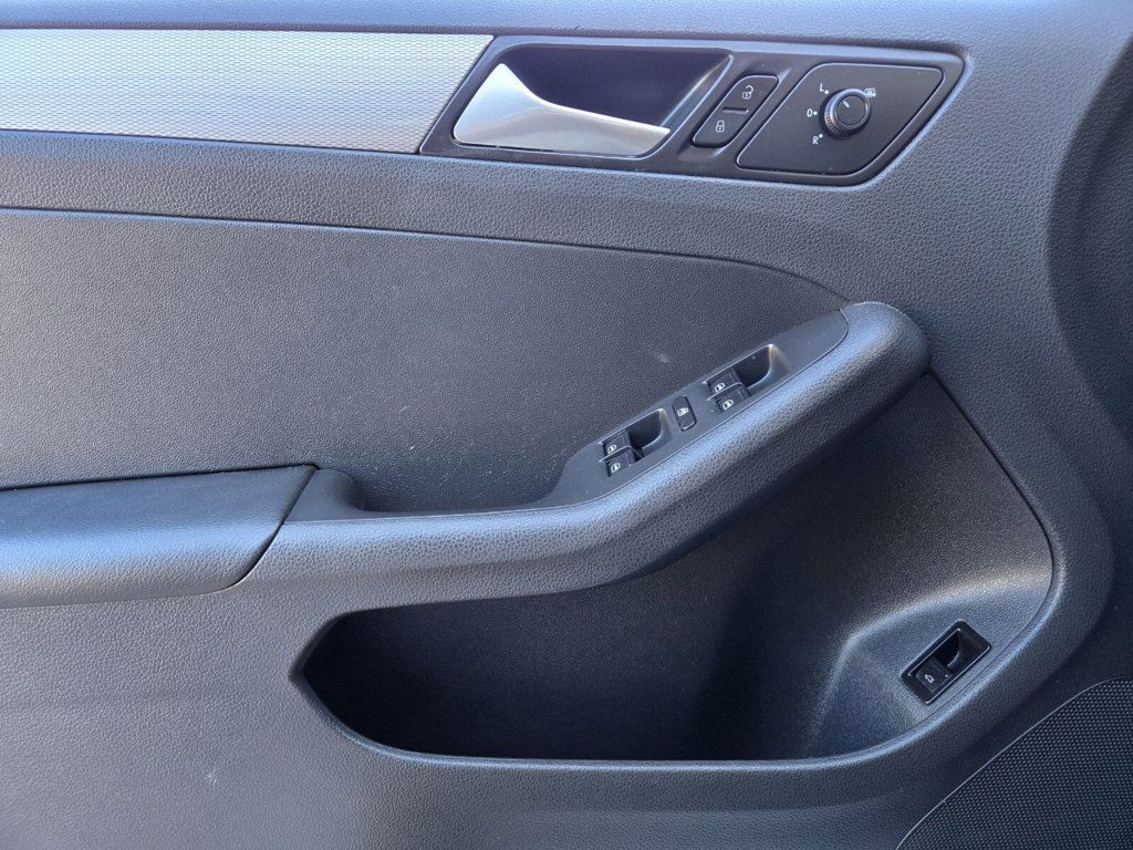 2017 Volkswagen Jetta 1.4T S Automatic - 22936514 - 13