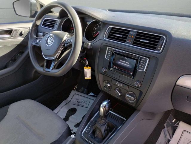 2017 Volkswagen Jetta 1.4T S Automatic - 22934573 - 22