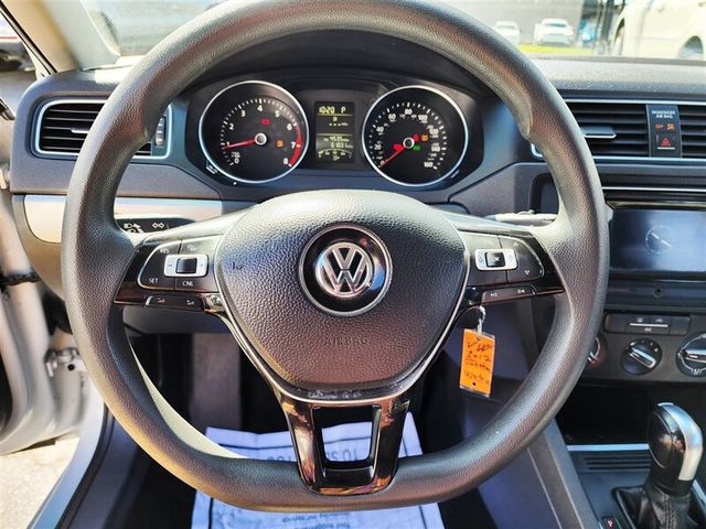 2017 Volkswagen Jetta 1.4T S Automatic - 22367669 - 38