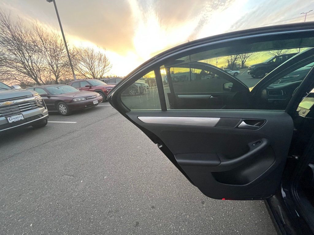 2017 Volkswagen Jetta 1.4T SE Automatic - 22975657 - 18