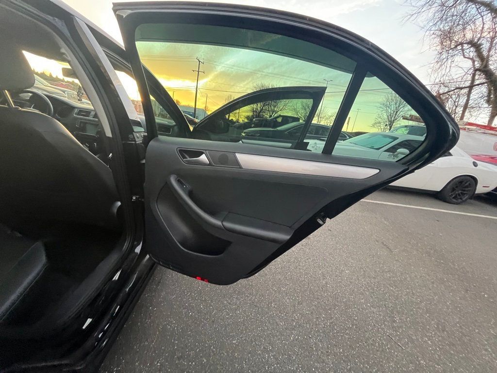 2017 Volkswagen Jetta 1.4T SE Automatic - 22975657 - 19