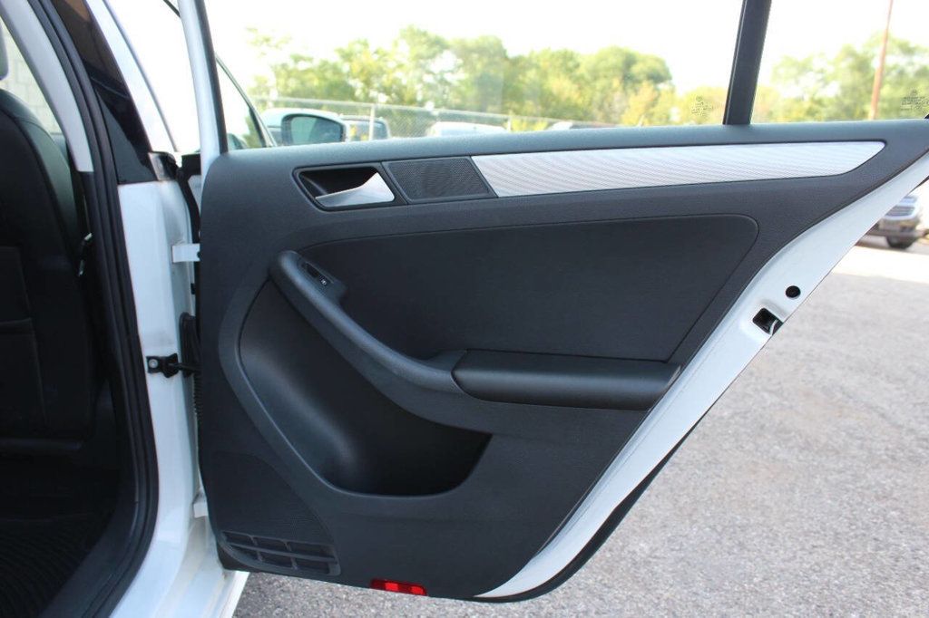 2017 Volkswagen Jetta 1.4T SE Automatic - 22919549 - 14