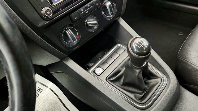 2017 Volkswagen Jetta 1.4T SE Manual - 23000119 - 16