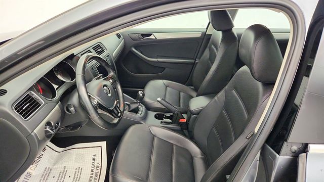 2017 Volkswagen Jetta 1.4T SE Manual - 23000119 - 19