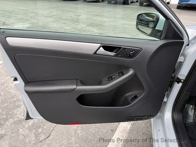 2017 Volkswagen Jetta 1.4T SE W/ BLIND SPOT DETECTION & HEATED SEATS - 22974946 - 36